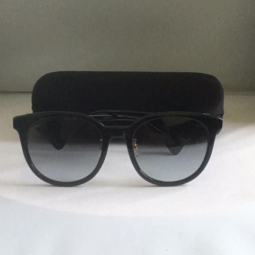 GUCCI SUNGLASSES WOMEN.